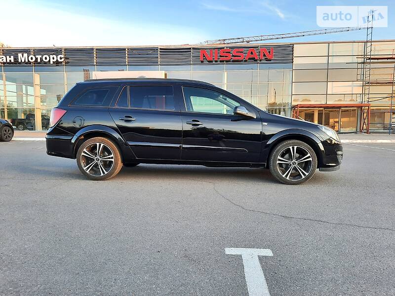 Універсал Opel Astra 2006 в Полтаві