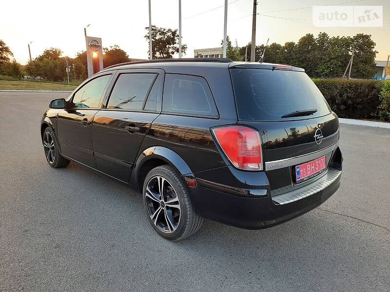 Універсал Opel Astra 2006 в Полтаві