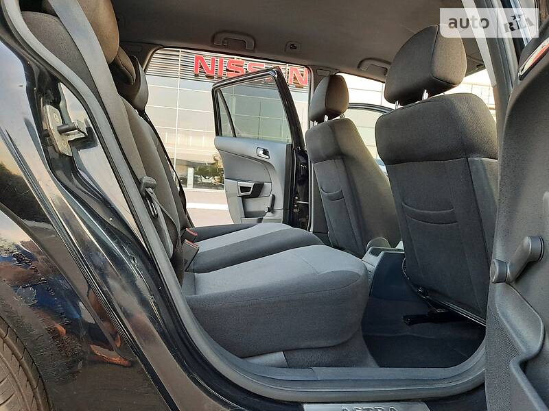 Універсал Opel Astra 2006 в Полтаві