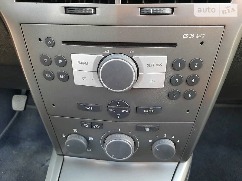 Універсал Opel Astra 2006 в Полтаві