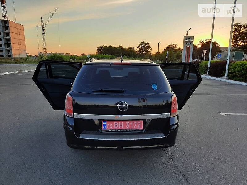 Універсал Opel Astra 2006 в Полтаві