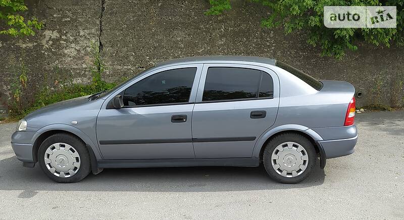 Седан Opel Astra 2008 в Тернополе