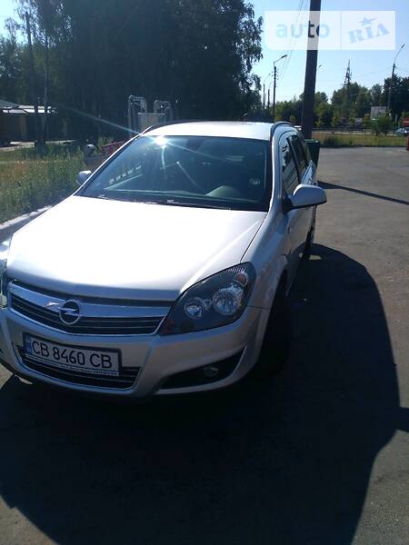 Универсал Opel Astra 2010 в Чернигове