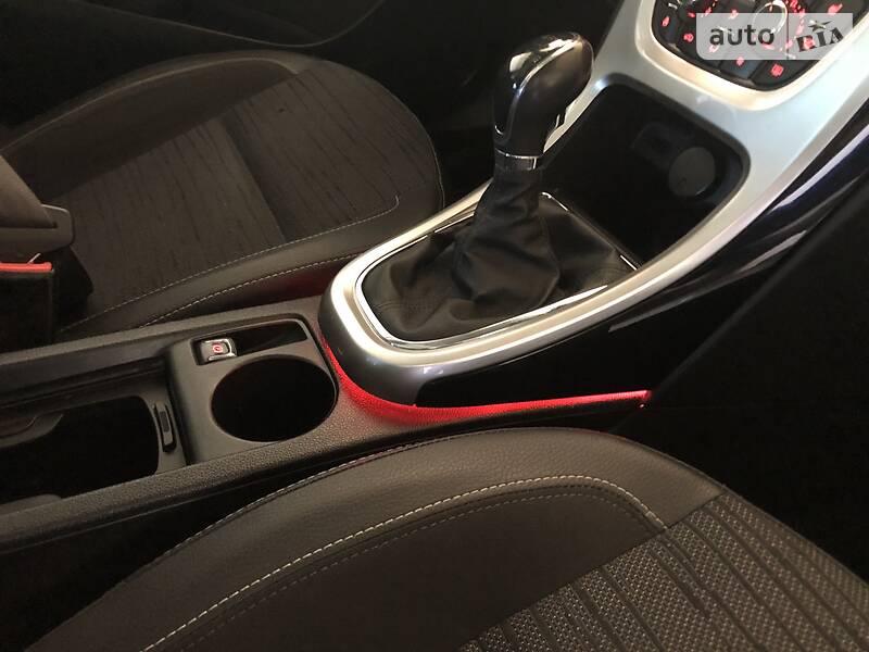 Універсал Opel Astra 2014 в Костянтинівці
