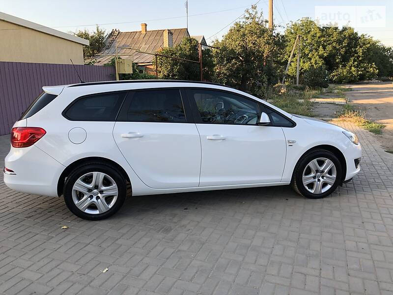 Універсал Opel Astra 2014 в Костянтинівці