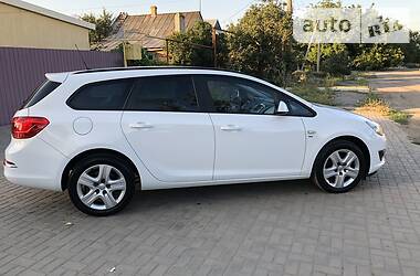 Універсал Opel Astra 2014 в 