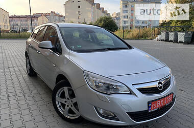 Универсал Opel Astra 2012 в Луцке