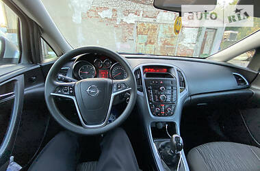 Седан Opel Astra 2013 в Луцке