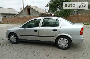 Седан Opel Astra 2002 в Черновцах