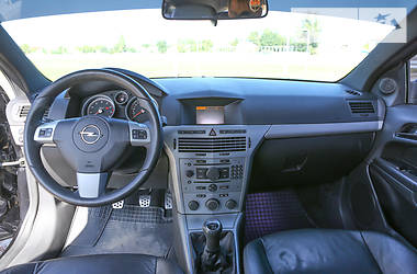 Хэтчбек Opel Astra 2006 в Геническе