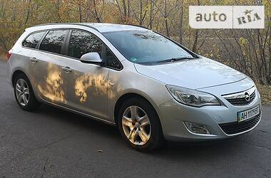 Универсал Opel Astra 2011 в Бахмуте