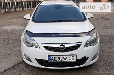 Универсал Opel Astra 2012 в Кривом Роге