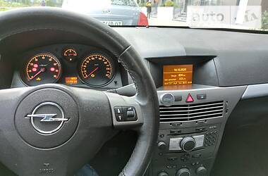Хэтчбек Opel Astra 2006 в Киеве