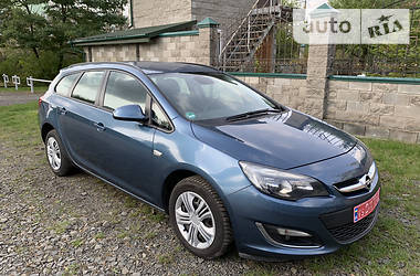 Универсал Opel Astra 2012 в Ровно