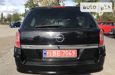 Универсал Opel Astra 2010 в Житомире