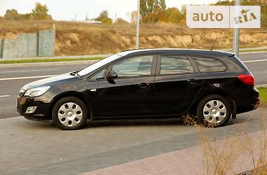 Универсал Opel Astra 2011 в 