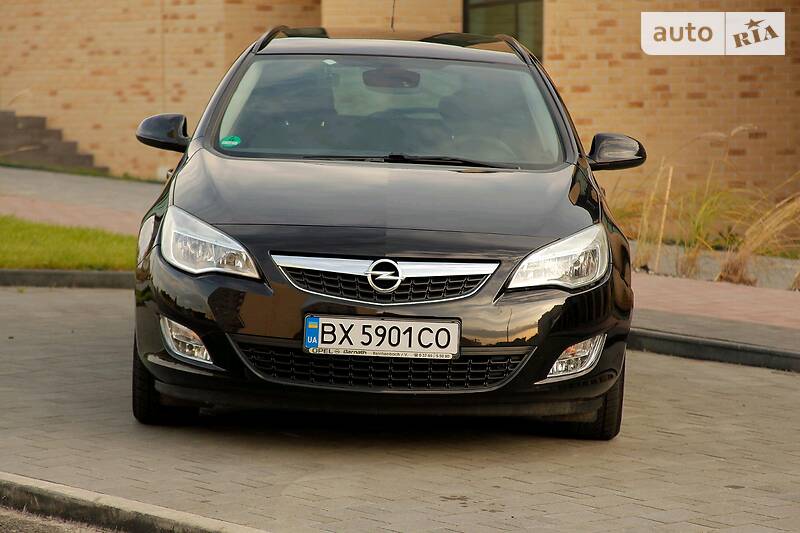 Універсал Opel Astra 2011 в Хмельницькому