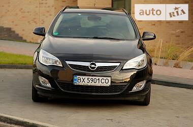 Универсал Opel Astra 2011 в 