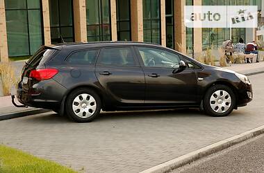 Универсал Opel Astra 2011 в 