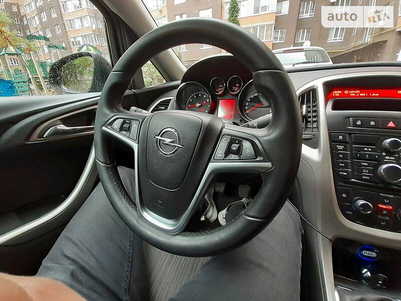 Універсал Opel Astra 2011 в Хмельницькому