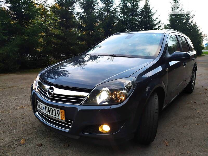 Универсал Opel Astra 2009 в Луцке