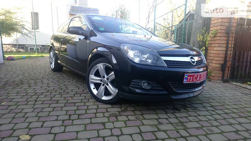 Купе Opel Astra 2008 в Луцке