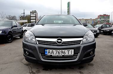 Хэтчбек Opel Astra 2012 в Львове