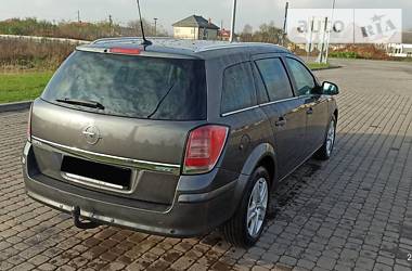 Универсал Opel Astra 2010 в Львове