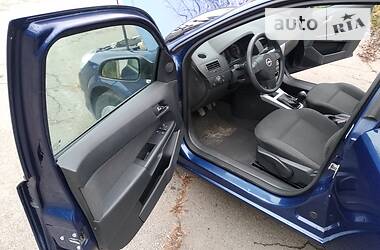 Универсал Opel Astra 2010 в Ровно