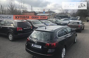 Универсал Opel Astra 2011 в Луцке