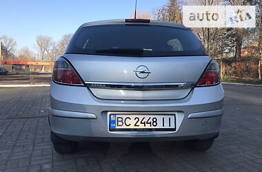 Хэтчбек Opel Astra 2011 в Дрогобыче