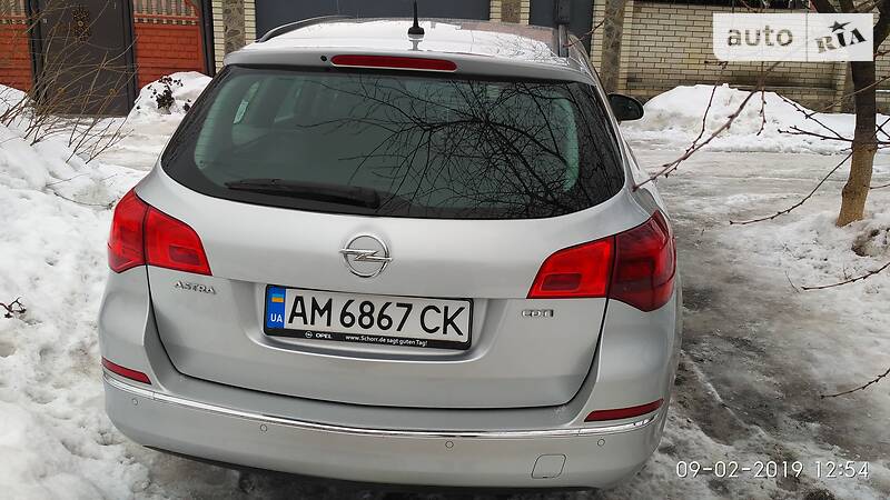 Універсал Opel Astra 2014 в Сумах