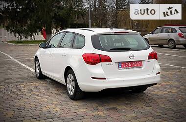 Універсал Opel Astra 2012 в Луцьку