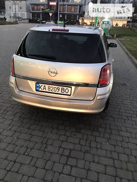 Универсал Opel Astra 2004 в Киеве