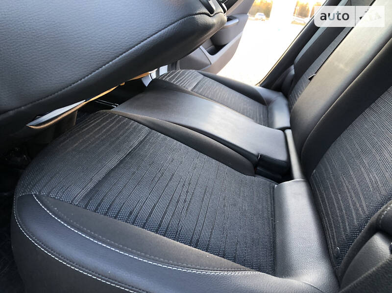 Універсал Opel Astra 2015 в Дрогобичі