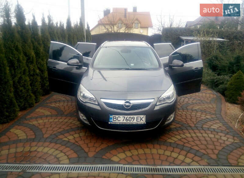 Opel Astra 2011