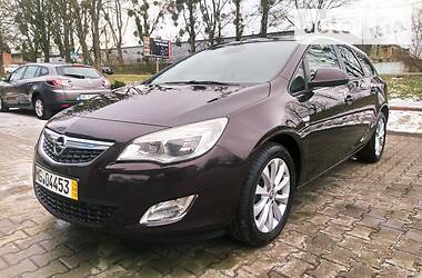 Универсал Opel Astra 2012 в Стрые