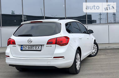 Универсал Opel Astra 2013 в Мукачево