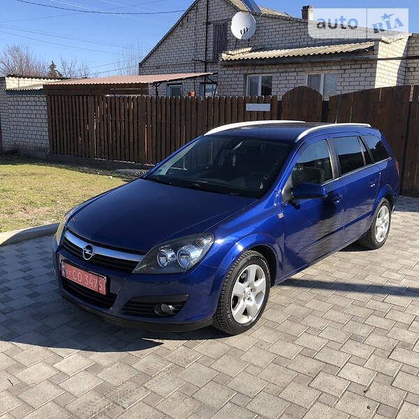 Универсал Opel Astra 2007 в Новой Каховке