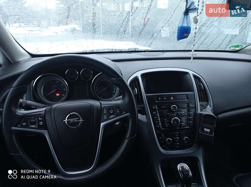 Универсал Opel Astra 2013 в Тернополе