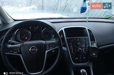 Универсал Opel Astra 2013 в 