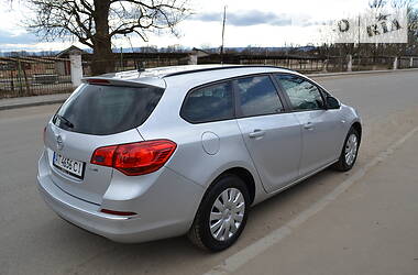 Универсал Opel Astra 2012 в Коломые