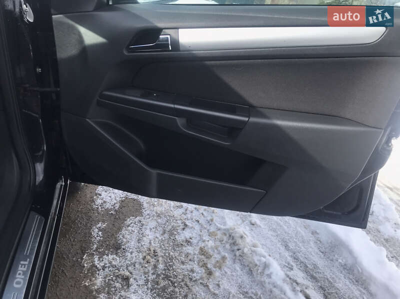 Універсал Opel Astra 2010 в Турці