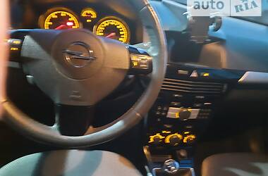 Универсал Opel Astra 2010 в Калуше