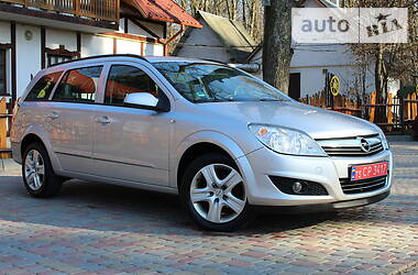 Універсал Opel Astra 2010 в Дрогобичі