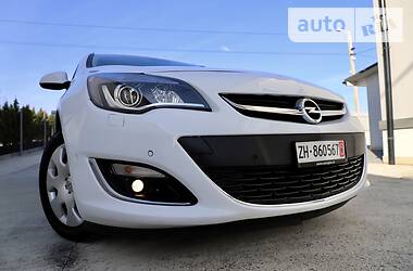 Универсал Opel Astra 2015 в Дрогобыче