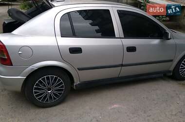 Хэтчбек Opel Astra 1999 в 