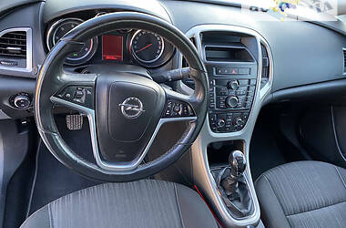 Универсал Opel Astra 2012 в Дрогобыче