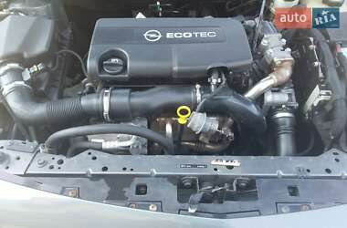 Универсал Opel Astra 2012 в 