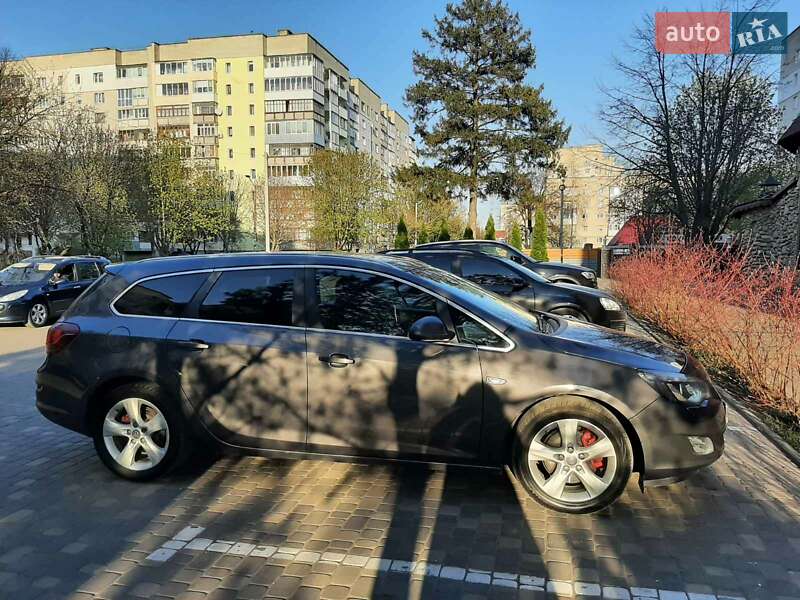 Opel Astra 2012